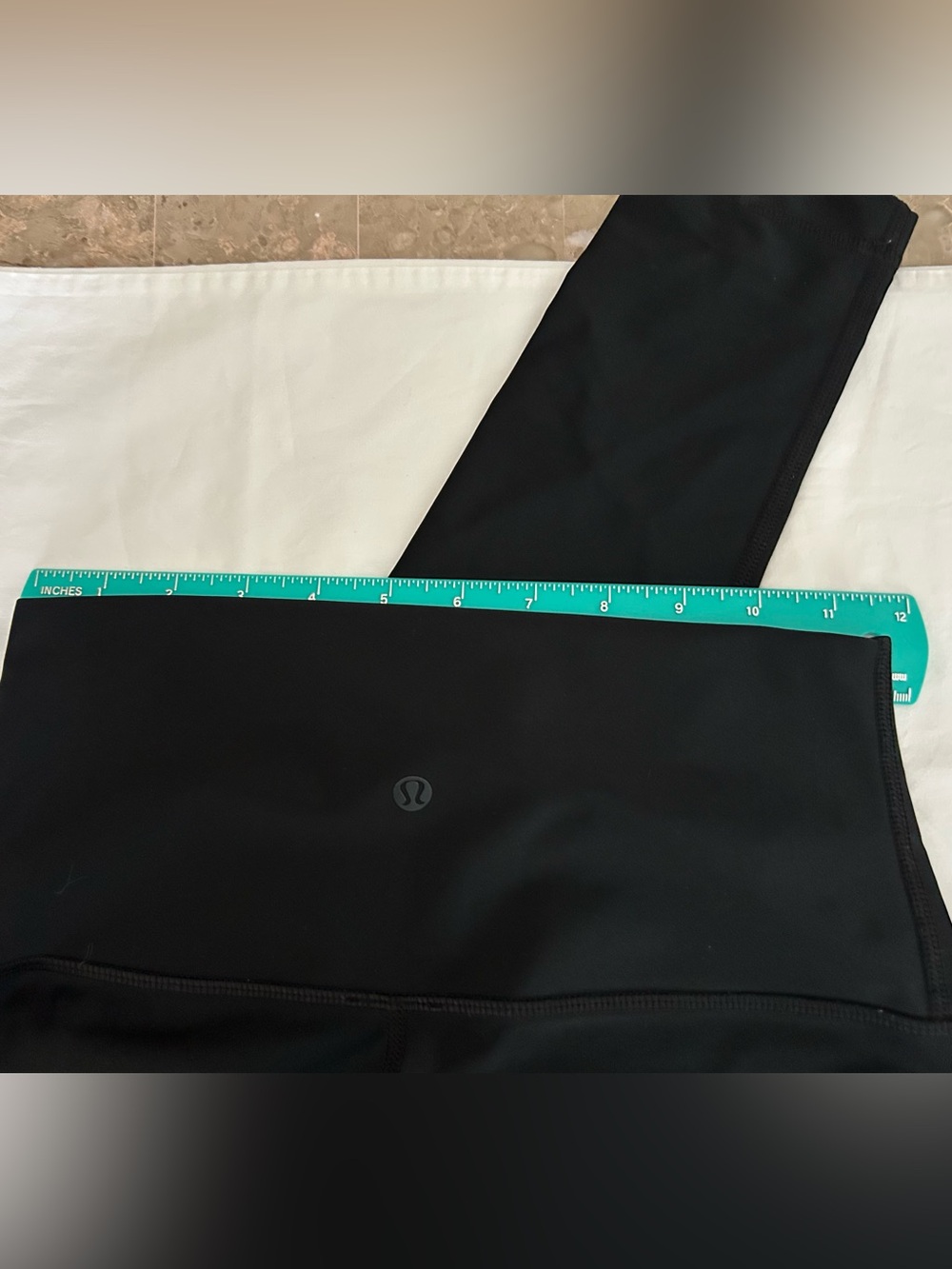 lululemon athletica 🍋 Align High-Rise Legging in Black - Picture 4 of 9